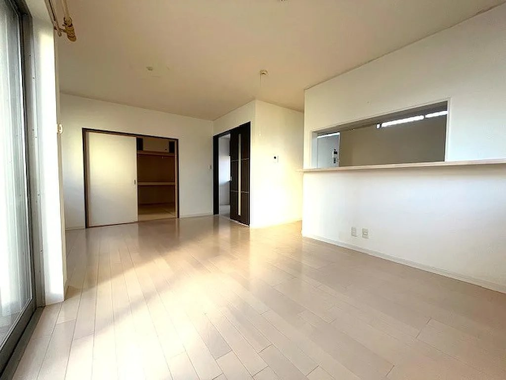 田原台９丁目　中古一戸建てのキッチン|LDK16.5帖
■物件内覧・資金計画相談・住宅ローン相談、リフォーム相談、お問合せ受付中■
※当日・翌日のご内覧、ご相談はお電話でのお問合せがスムーズです！