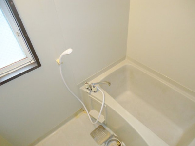 【浴室】 | ジュネスハイムC | 小窓付