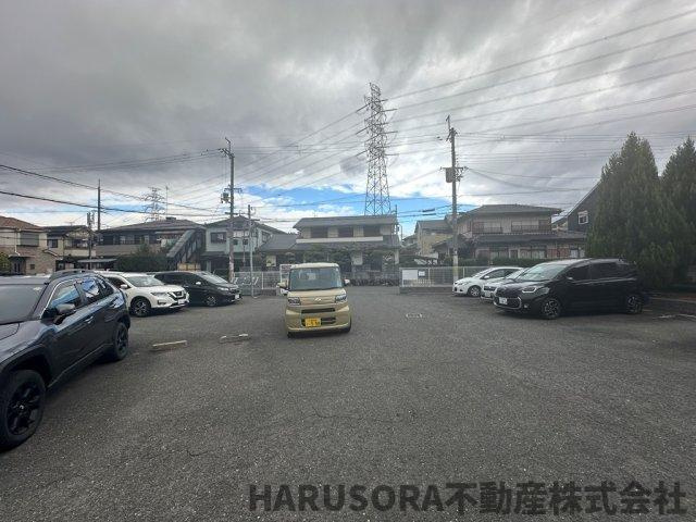 枚方市黄金野2丁目２棟レジデンスの駐車場
