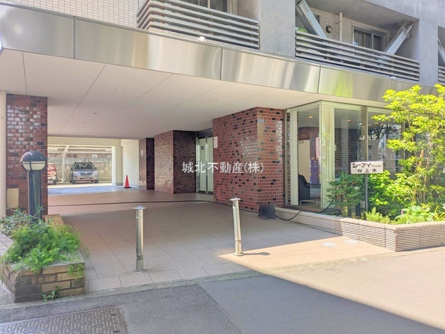 シーアイマンション桜上水のエントランス