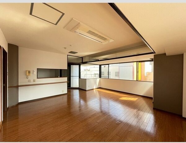 セイワパレス四天王寺の居間・リビング