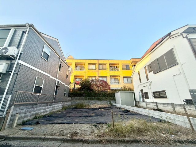 中野区沼袋4丁目　建築条件無し売地の外観|2025.11.21撮影

現地ご見学希望・資料請求などお気軽にお問い合わせ下さい！
03-5990-5201