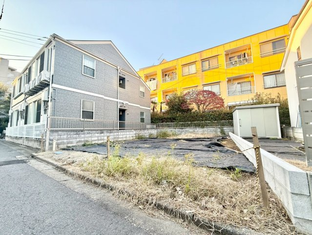 中野区沼袋4丁目　建築条件無し売地の外観|2025.11.21撮影

現地ご見学希望・資料請求などお気軽にお問い合わせ下さい！
03-5990-5201
