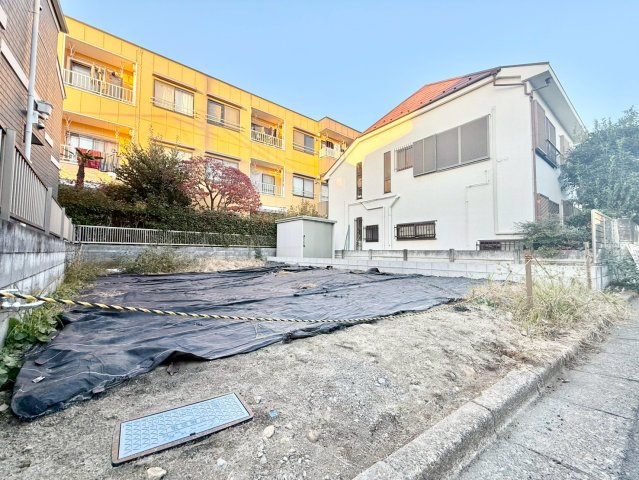 中野区沼袋4丁目　建築条件無し売地の外観|2025.11.21撮影

現地ご見学希望・資料請求などお気軽にお問い合わせ下さい！
03-5990-5201