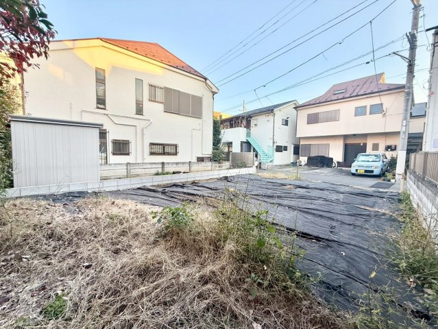 中野区沼袋4丁目　建築条件無し売地の外観|2025.11.21撮影

現地ご見学希望・資料請求などお気軽にお問い合わせ下さい！
03-5990-5201