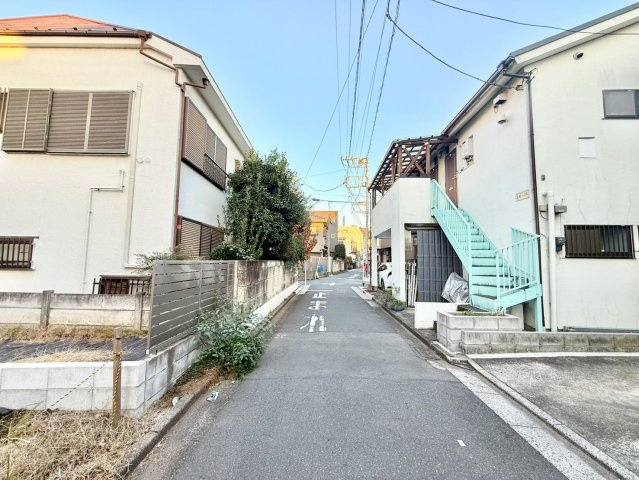 中野区沼袋4丁目　建築条件無し売地の前面道路含む現地写真|2025.11.21撮影

現地ご見学希望・資料請求などお気軽にお問い合わせ下さい！
03-5990-5201