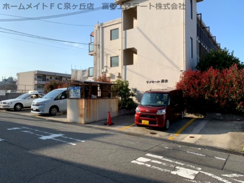 サンモール深井の駐車場