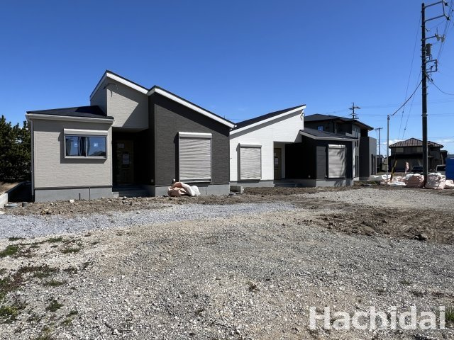 高浜市神明町第３　新築分譲　＜5号棟＞の前面道路含む現地写真