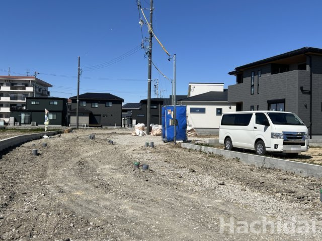 高浜市神明町第３　新築分譲　＜5号棟＞の前面道路含む現地写真