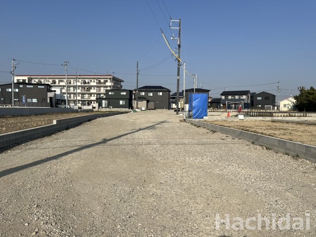 高浜市神明町第３　新築分譲　＜5号棟＞の前面道路含む現地写真