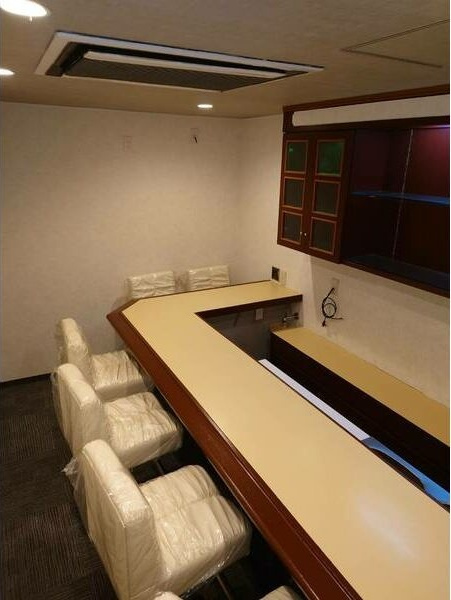 鶴ケ丘駅前ビルの内装