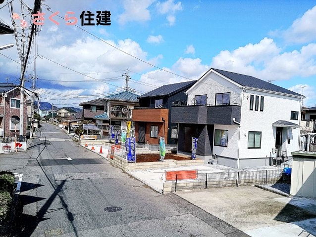 リーブルガーデン宇都宮駒生町第25　2号棟の前面道路含む現地写真|前面道路は6ｍあり駐車の際も安心です◎