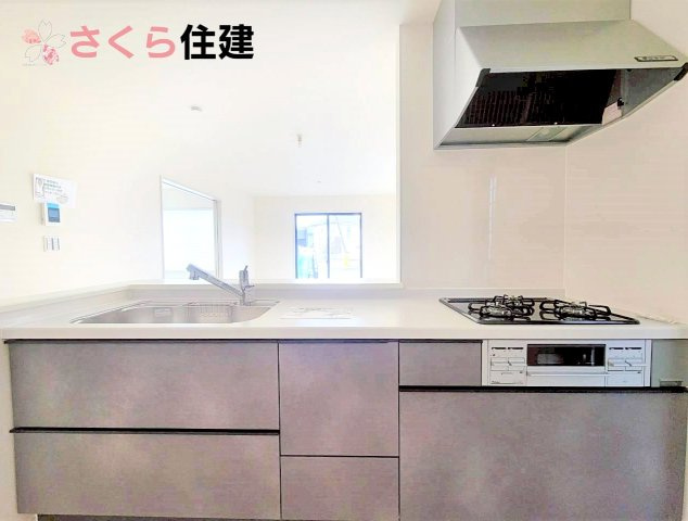 リーブルガーデン宇都宮駒生町第25　2号棟のキッチン|対面式システムキッチンは家族とコミュニケーションをとりながら家事ができます
