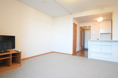 【居間・リビング】 | レオパレスＣａｍｅｌｌｉａ池袋 | ゆったり過ごせるリビングです