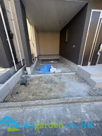 藤沢市本町3丁目　新築戸建　全3棟B号棟の駐車場|駐車場に車を止められます