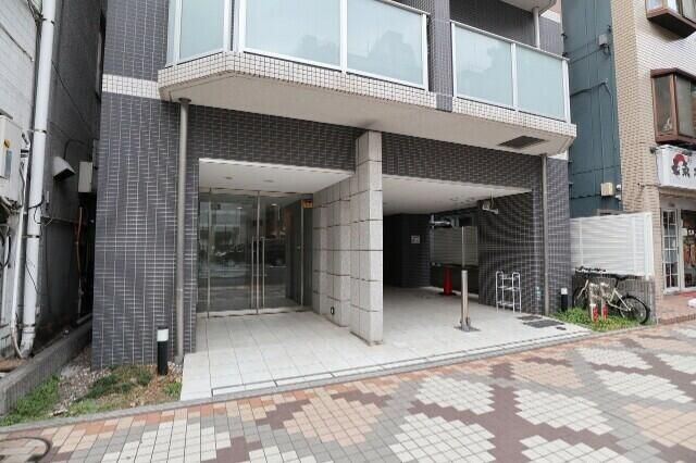 リファイズ小岩のエントランス