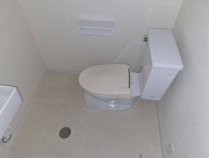 大津市一里山１丁目の事務所のトイレ