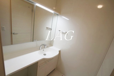 【洗面所】 | フローラ | 独立洗面台です。