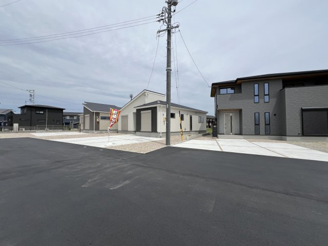 高浜市神明町第３　新築分譲　＜2号棟＞　の前面道路含む現地写真|3.4.5号棟敷地です♪