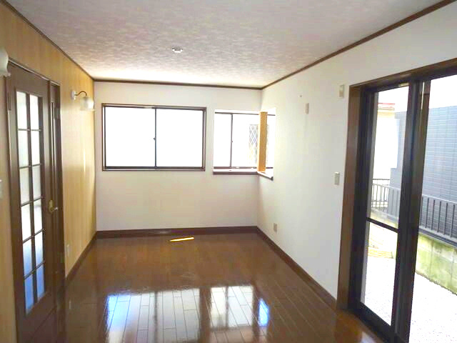 武蔵村山市大南１丁目の中古一戸建の居間・リビング