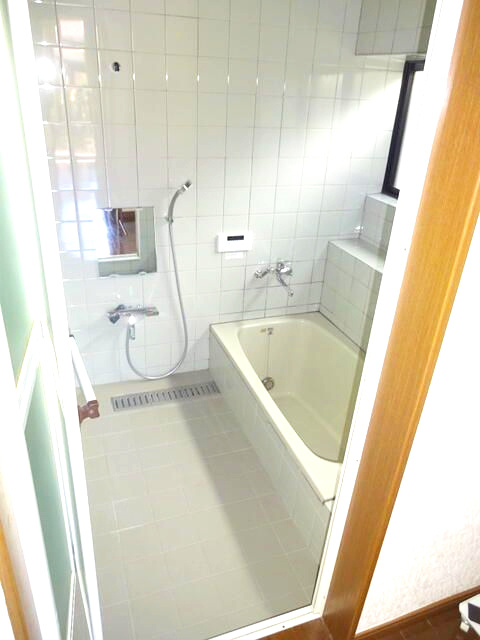 武蔵村山市大南１丁目の中古一戸建の浴室