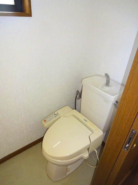 武蔵村山市大南１丁目の中古一戸建のトイレ