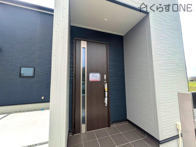 【その他】 | 姫路市広畑区才8期／全2棟 | 【店舗】観葉植物がいっぱいの明るい店舗です♪