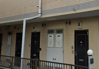 ビビアンコート猫実の玄関