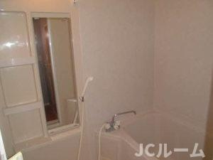 アークフラッティの浴室