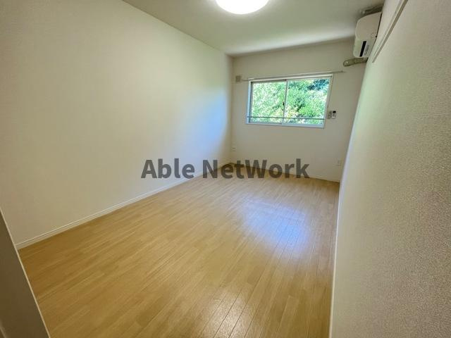 シンフォニーヒルズの寝室|６．７帖の寝室