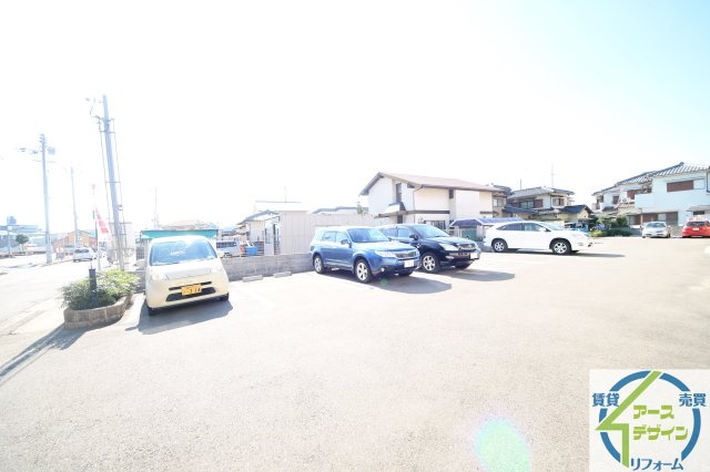 フェリス二見Aの駐車場|※類似部屋