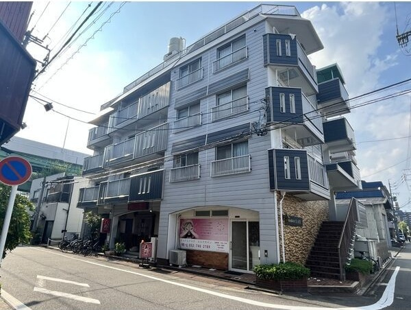 メゾンKARIの外観