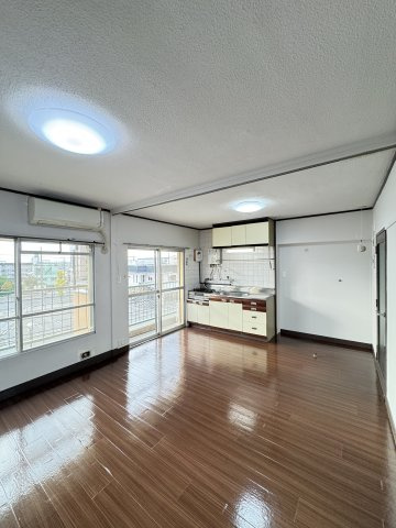 グランディア灘南通の居間・リビング