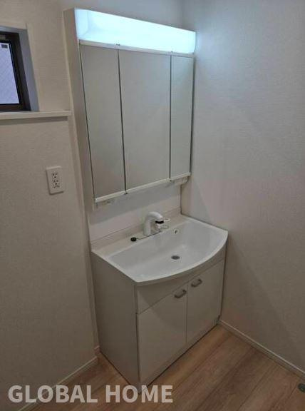 東大阪市池島町　新築分譲住宅の独立洗面台