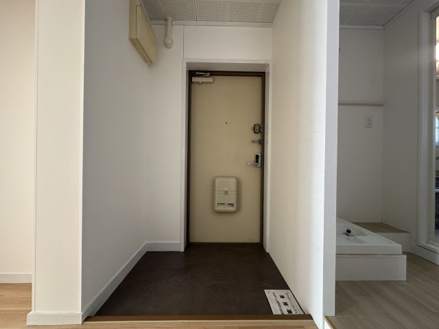 高倉台４団地18号棟の玄関