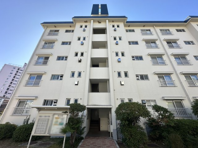 高倉台４団地18号棟の外観