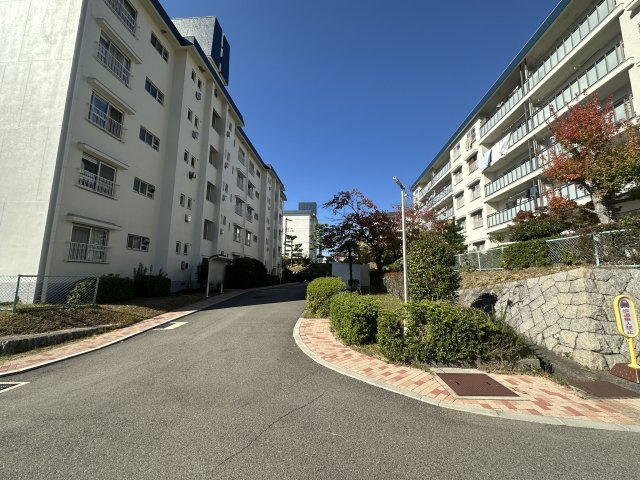 高倉台４団地18号棟の周辺