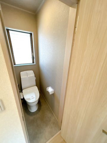 小山市中久喜1丁目　中古戸建のトイレ