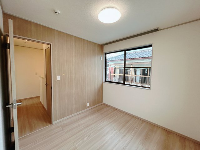 小山市中久喜1丁目　中古戸建の洋室