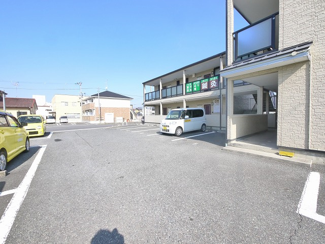 善紀ハイツの駐車場|駐車スペースもあります
