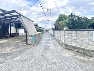 【前面道路含む現地写真】 | 前面道路には、上下水