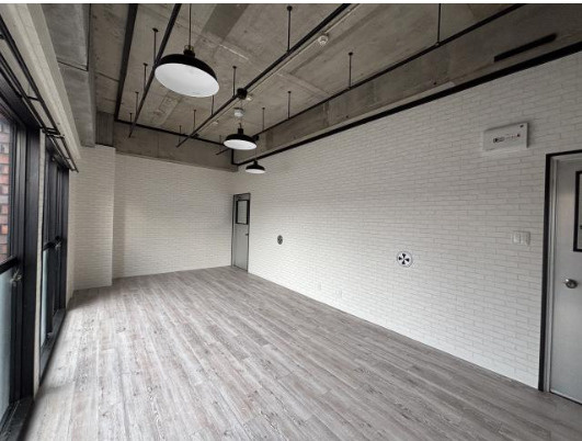 大津市大江３丁目の店舗事務所の内装