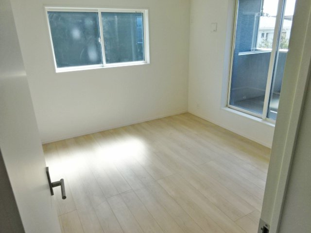 【洋室】 | 裾野市水窪第1 新築建売分譲住宅 土地＋建物 TW05969 | 裾野市水窪1号棟　洋室7帖 ※令和8年4月9日撮影写真
