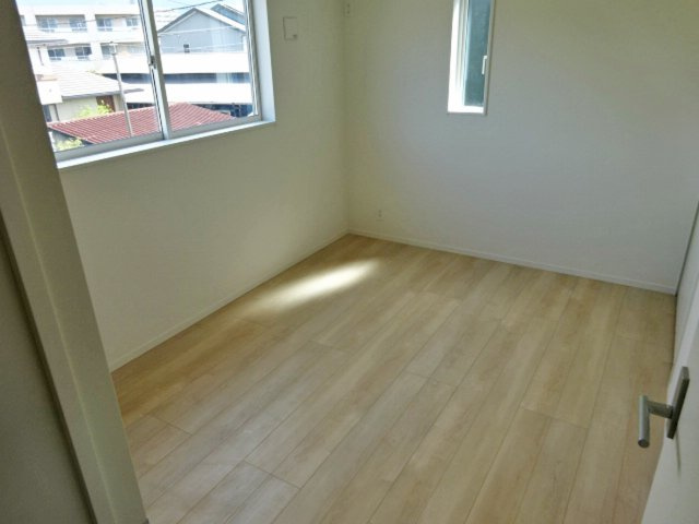 【洋室】 | 裾野市水窪第1 新築建売分譲住宅 土地＋建物 TW05969 | 裾野市水窪1号棟　洋室6帖 ※令和8年4月9日撮影写真