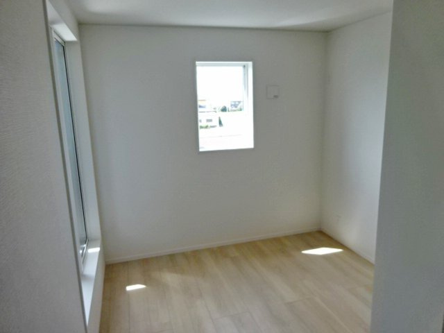 【洋室】 | 裾野市水窪第1 新築建売分譲住宅 土地＋建物 TW05969 | 裾野市水窪1号棟　洋室5.7帖 ※令和8年4月9日撮影写真