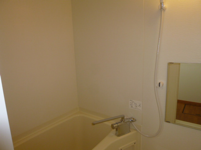 ピオーネ三宅の浴室