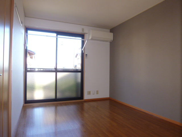 ピオーネ三宅の居間・リビング|洋室