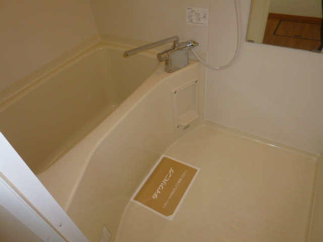 ピオーネ三宅の浴室