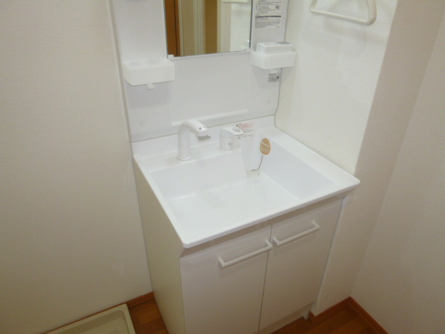 ピオーネ三宅の独立洗面台|洗髪洗面化粧台