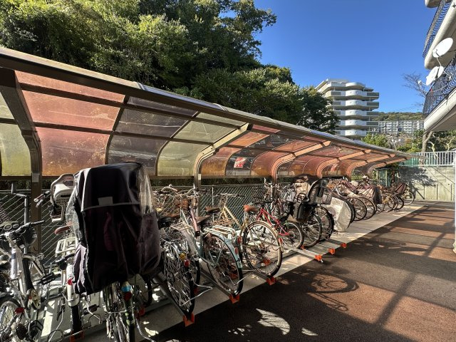 シャトードメール須磨の駐輪場